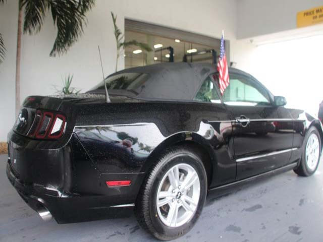 2014 Ford Mustang 2D Convertible - 215756 - Image #7